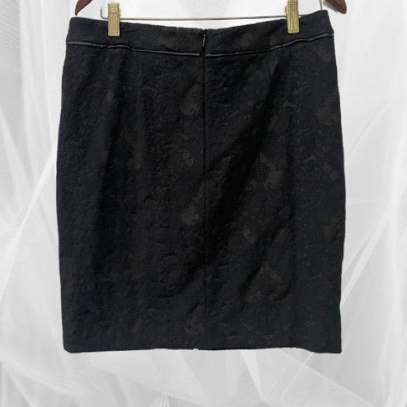 Zara black lace pencil skirt - Picture 2 of 3